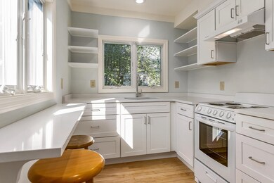 160 Wibird St unit 2, Portsmouth, NH 03801 - photo 4