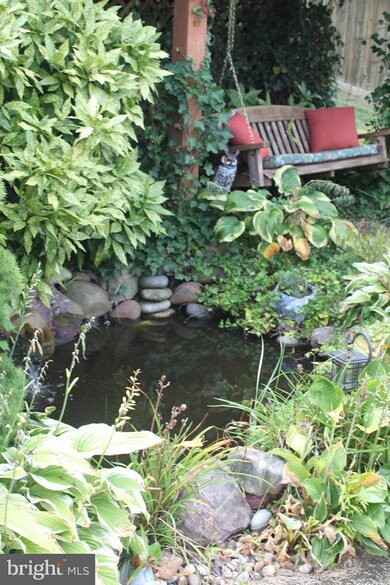 7822 Farmstone Ct, Ellicott City, MD 21043 - photo 3