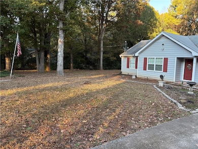 211 Brooks Ln, Winder, GA 30680 - photo 3