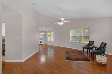 66 Homestead St_20221121_040