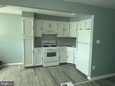 6526 Keystone St, Philadelphia, PA 19135 - photo 4