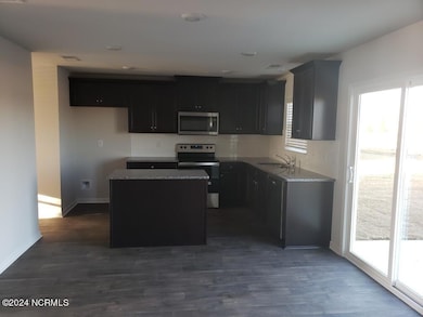 512 Dakota Ave, New Bern, NC 28560 - photo 5