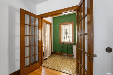 1122 E Dover Ct, Davenport, IA 52803 - photo 5