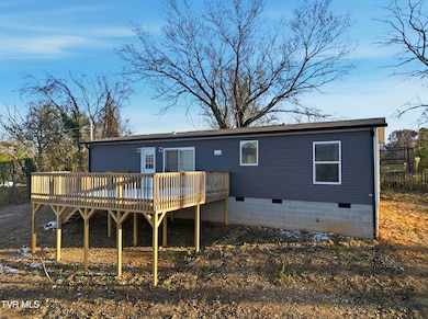 135 Gamble Ln, Lafollette, TN 37766 - photo 2