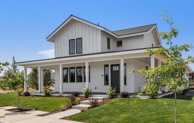 659 NW 13th St, Redmond, OR 97756 - photo 2