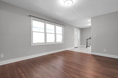 7-web-or-mls-2709-patrick-ave