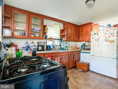 577 Greenwich Ave, Paulsboro, NJ 08066 - photo 7