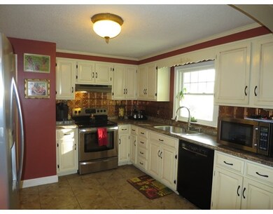 104 Orchardview St, West Springfield, MA 01089 - photo 3