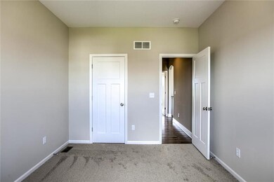 21017 Emerald St, Spring Hill, KS 66083 - photo 2