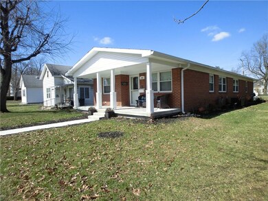 226 W Jackson St, Tipton, IN 46072 - photo 2