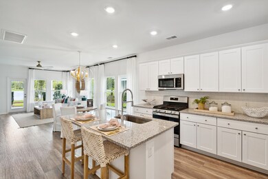 PALMETTO FAMILY ROOM 1 OF 3