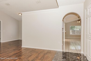 003-photo-living-room-11396236