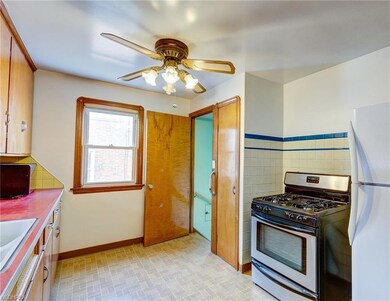 Gas stove, fridge included - just unpack your uten