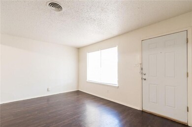 2045 Avis Cir, Mesquite, TX 75149 - photo 3