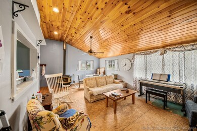 667 W Blocker St, Colcord, OK 74338 - photo 6