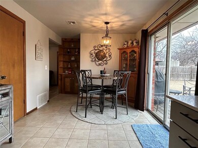 Kitchen Dining Area