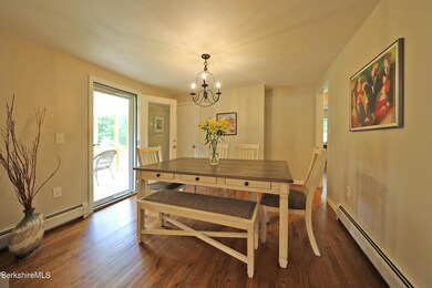 Dinning Area 1