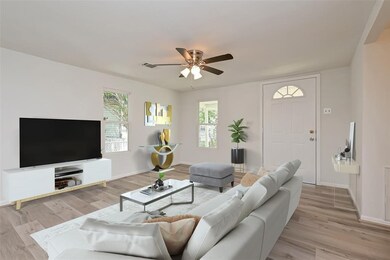 330 Plymouth St, Houston, TX 77022 - photo 4