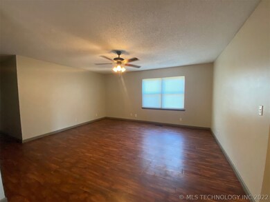 6008 S Madison Place, Tulsa, OK 74105 - photo 7