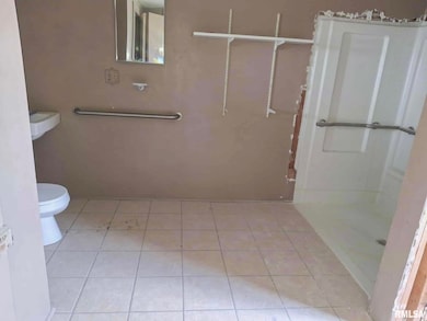 624 S Main St, Canton, IL 61520 - photo 7