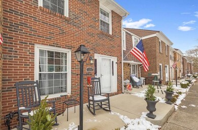 556 Pamlico St, Columbus, OH 43228 - photo 2