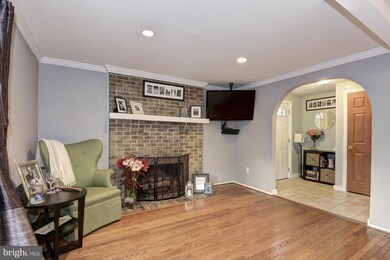 8657 Bent Arrow Ct, Springfield, VA 22153 - photo 4