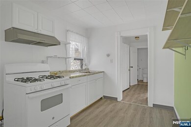 28 Grant Ave, Harrison, NJ 07029 - photo 3