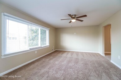 002-photo-living-room-6618413