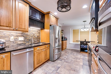 2115 Sheriff Ct, Vienna, VA 22181 - photo 6