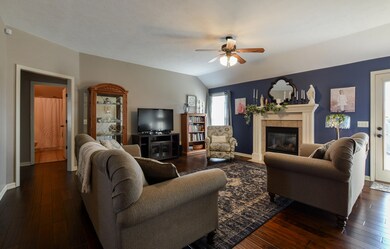 784 E Roubidoux St, Nixa, MO 65714 - photo 4