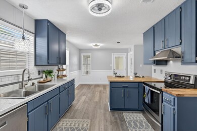 487 Cascabellas St, Mary Esther, FL 32569 - photo 3