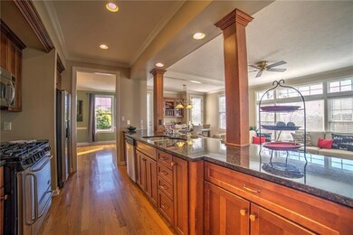 A gourmet galley kitchen?  Yes!  You'll LOVE the w