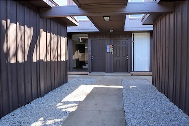 6321 Walraven Cir, Fort Worth, TX 76133 - photo 4