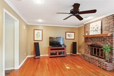 The  faimily room is light and bright,