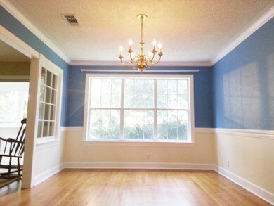 FORMAL DINING