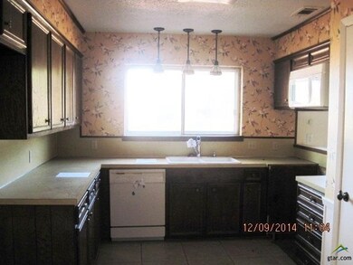 2518 Mitchell Ave, Tyler, TX 75701 - photo 2