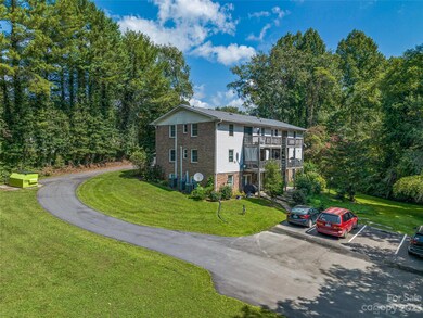 162 Allenwood Cir, Hendersonville, NC 28792 - photo 6