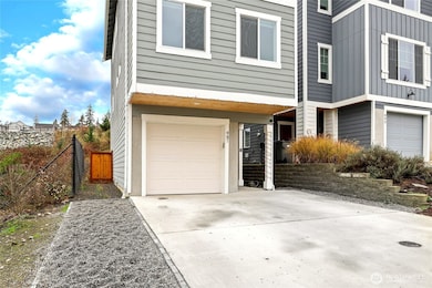 981 NW Highgarden Dr, Bremerton, WA 98311 - photo 2