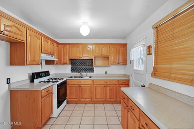 7828 Mustang Ave, El Paso, TX 79915 - photo 2