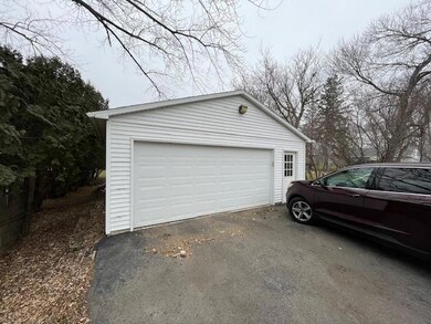 2806 12th St SW, Austin, MN 55912 - photo 3