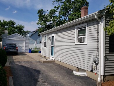 54 Bucklin St, Pawtucket, RI 02861 - photo 5