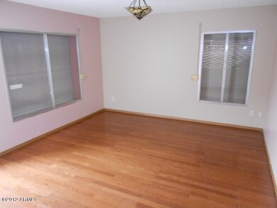 023-206125 living room
