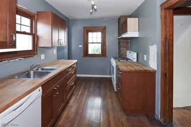 3339 Altamont Ave, Cleveland, OH 44118 - photo 4