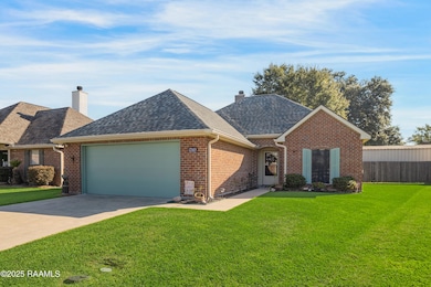 105 Harvest Pointe Cir, Lafayette, LA 70506 - photo 2