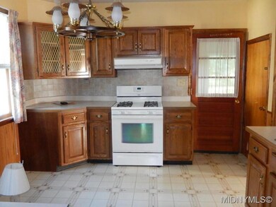 Spacious Eat-in Kitchen