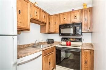 3 Karen Cir unit 22, Billerica, MA 01821 - photo 3