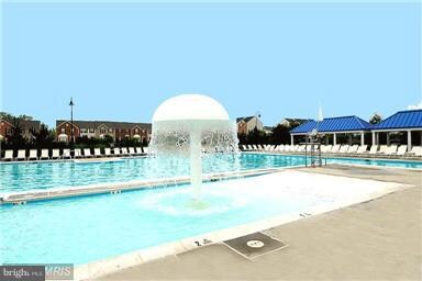 8736 Orchard Green Ct, Odenton, MD 21113 - photo 6