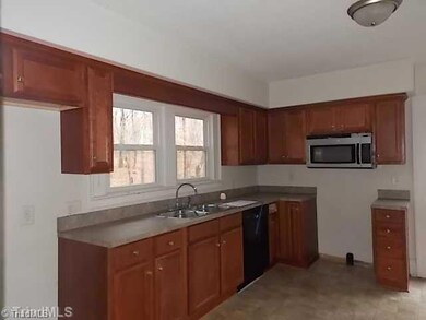 1687 Staleys Farm Rd, Asheboro, NC 27205 - photo 7