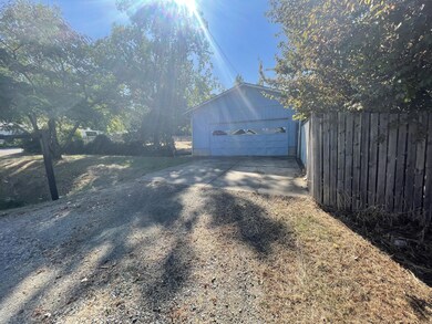 151 Milly Ave, Myrtle Creek, OR 97457 - photo 4