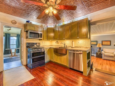 301 W Shawnee St, Tecumseh, MI 49286 - photo 2